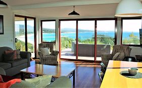 Dolphin Lookout Cottage - Amazing Views Of The Bay Of Fires